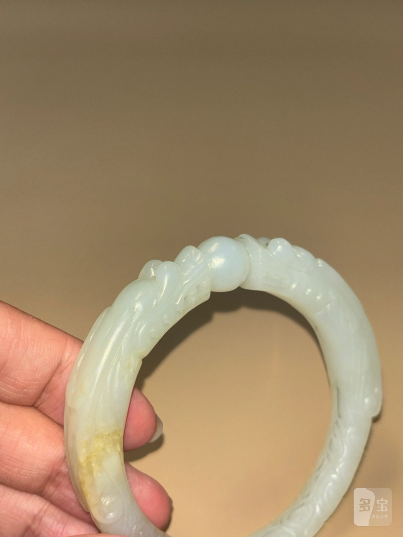 清 白玉双龙戏珠手镯 - 图3